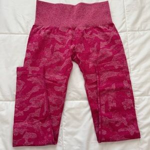 NVGTN Camo Seamless Leggings!!